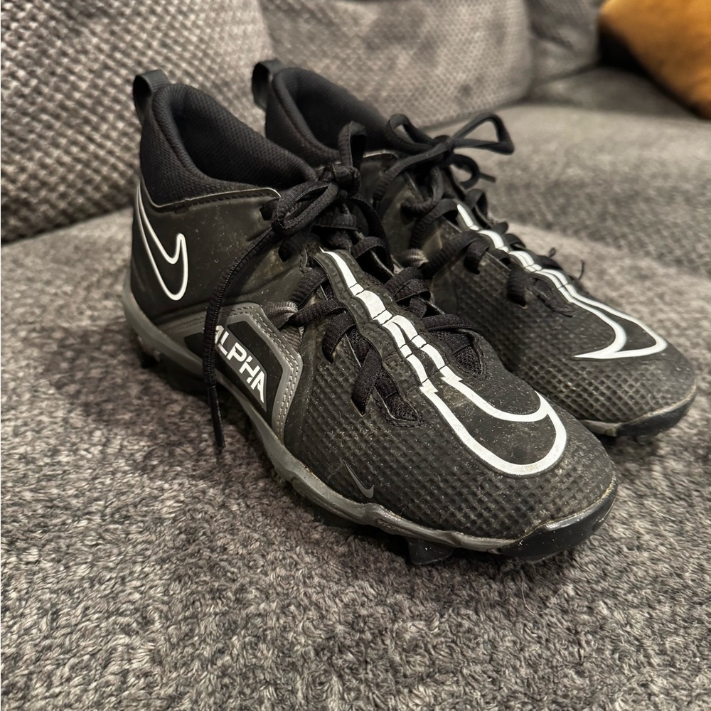 Nike Alpha Menace 3 Shark Cleats Kid’s Size 4